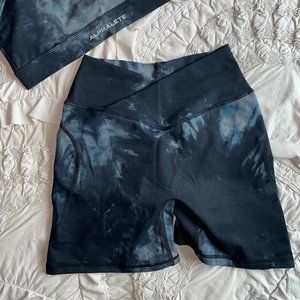 Alphalete Surface Power Short 5" in Black Oil Stain